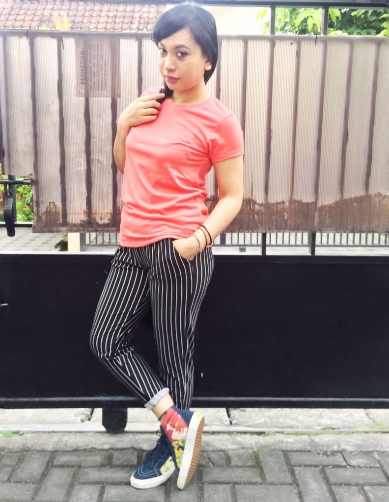 Sk8-hi with stripe pants